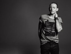 Vokalis Linkin Park Gantung Diri