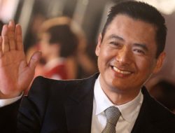 17 Tahun Tak Ganti Ponsel, Chow Yun Fat Malah Berniat Donasikan Rp 10 Triliun
