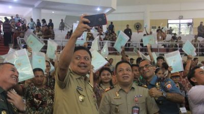 1.112 Warga Manado Terima Sertifikat Tanah Dari Pemerintah Provinsi Sulut