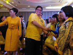 Gelar Natal Golkar, Airlangga Hartarto Bagikan Diakonia Bagi 10.000 Lansia Sulut