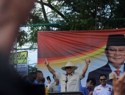 GALLERY FOTO : PRABOWO MENYAPA MANADO