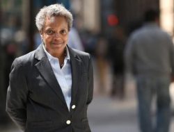 Perempuan Gay Berkulit Hitam Terpili Pertama Kali Sebagai Wali Kota Chicago AS