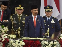 Jokowi Akan Kurangi Level Eselon Jabatan PNS