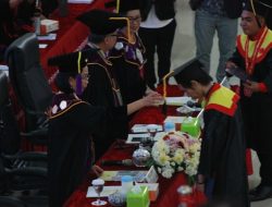 Unsrat Lepas 1386 Lulusan, Rektor Ellen Kumaat : Terbanyak Sepanjang Sejarah Saya Menjabat