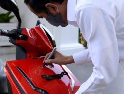 Dilelang Untuk Donasi COVID-19, Motor Listrik Jokowi Laku Rp 2,55 Miliar