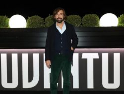 Pecat Sarri, Juventus Angkat Pirlo Sebagai Pelatih Tim Utama