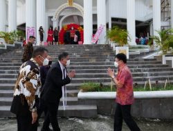 Hadiri HUT GMIM Getsemani Sakobar, Walikota Andrei Angouw Ajak Masyarakat Dukung Program Pemkot Manado