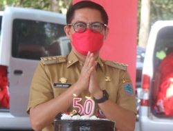 Berbagi Kasih Ditengah Pandemi Covid-19, Cara Bupati Joune Ganda Bersyukur Menapaki Usia Emas