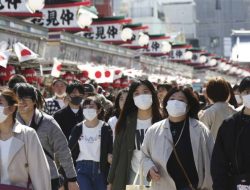 Jepang Menuju ‘Hidup Dengan Corona’, Dalam Ruangan Tak Diwajibkan Lagi Pakai Masker