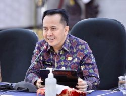 Pj Gubernur Agus Fatoni Atasi Kemiskinan Ekstrem Melalui Gerakan Orang Tua Asuh dan Bedah Rumah