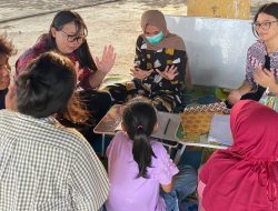 UKM Bahasa Polimdo Buka Kelas Bahasa Inggris Untuk Anak Pasar Bersehati Manado