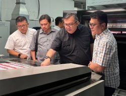 Bawaslu Sulut Awasi Langsung Percetakan Perdana Logistik Surat Suara Pilkada 2024