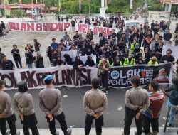 Aksi Demo di DPRD Sulut, Tolak Reklamasi Pantai Manado Utara