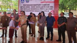 Tingkatkan Semangat Belajar Siswa SD dan SMP, Pemkab Minut Bagikan Ribuan Seragam Baru