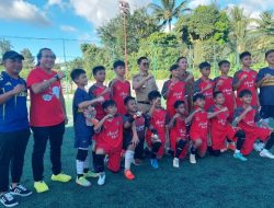 Serahkan Piala dan Medali Juara Tournament Sepakbola Bupati Minut Cup 2025, Joune Ganda Optimis Minut Bisa Lahirkan Pesepakbola Berkualitas