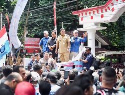 FOTO NEWS : Pimpinan dan Anggota DPRD Sulut Dampingi Gubernur Terima Aksi Demo KSPI