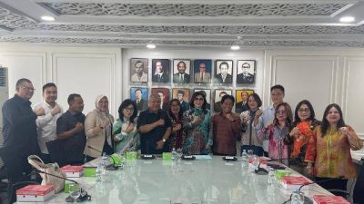 FOTO NEWS : Datangi DPR RI, DPRD Sulut Sampaikan Aspirasi Aksi Demo Mahasiswa dan Masyarakat