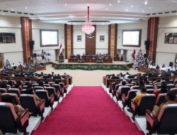 Paripurna DPRD Sulut, Gubernur Yulius Selvanus Tegaskan Komitmen Hadapi Tantangan Fiskal di 2026