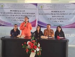 Direktur Polimdo Lepas PKL 136 Mahasiswa Jurusan Pariwisata