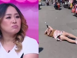 Krisis Finansial Memaksa Pinkan Mambo Ngamen di Jalan, Arya Khan: Demi Sekolah Anak Ratusan Juta