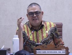 Gubernur Sulut Batasi Gadget Siswa, Louis Schramm : Selaras dengan Regulasi Komdigi 2026